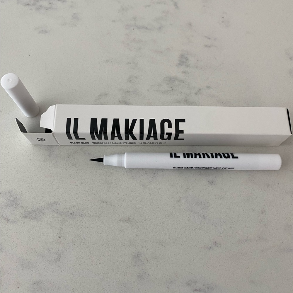 Il Makiage Black Card Liquid Eyeliner Ultra-Black Waterproof Liner
